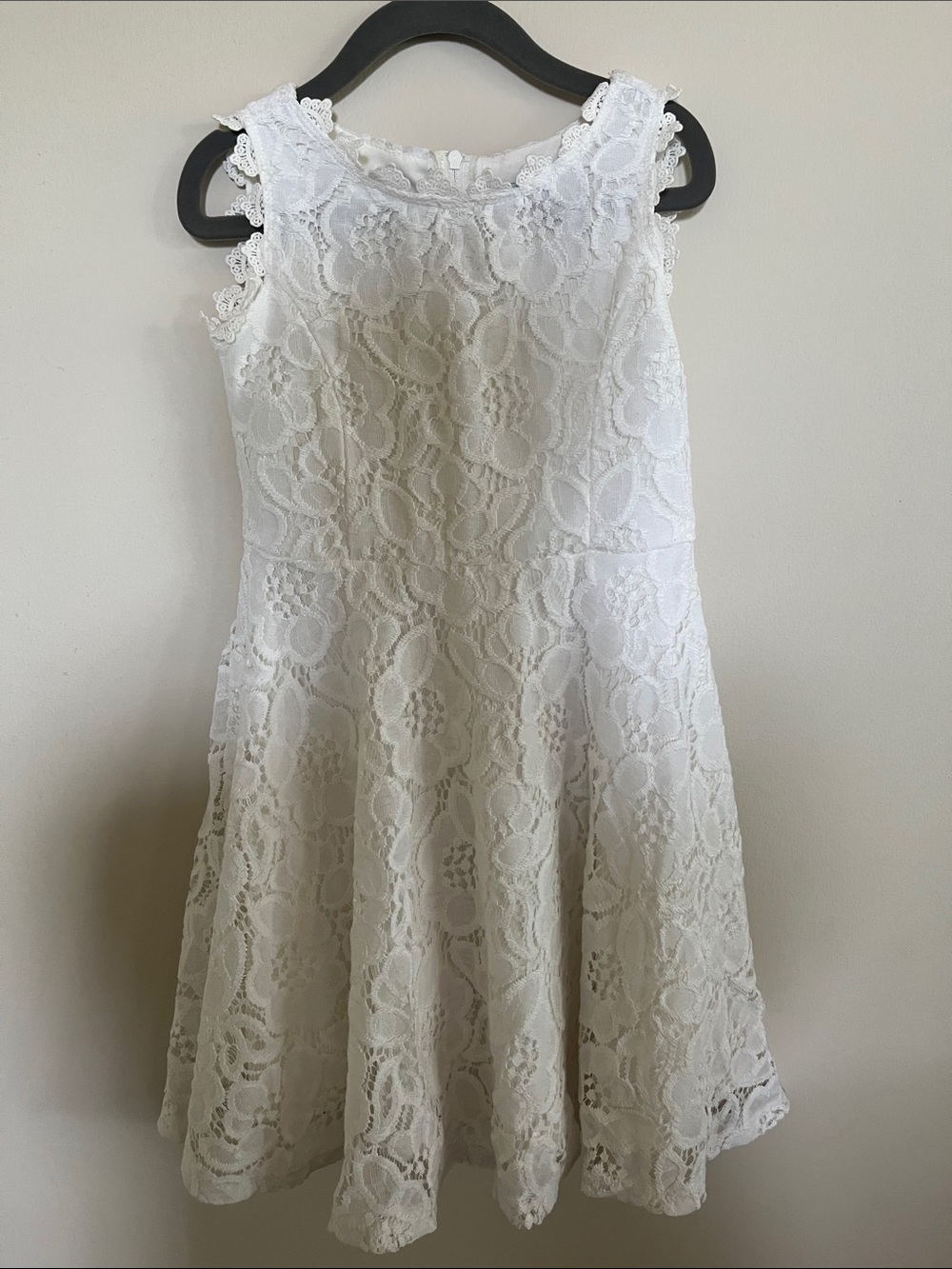 Girls Size 5, White lace dress, excellent condition.